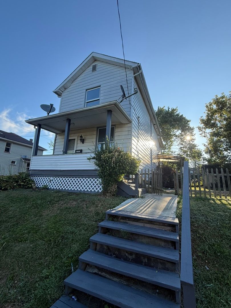 New Castle House: 1101 Dushane  Street