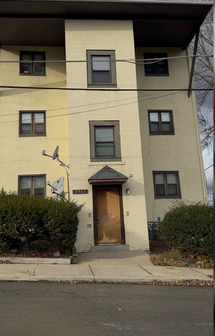 Pittsburgh Apartment: 2943 Bedford Ave