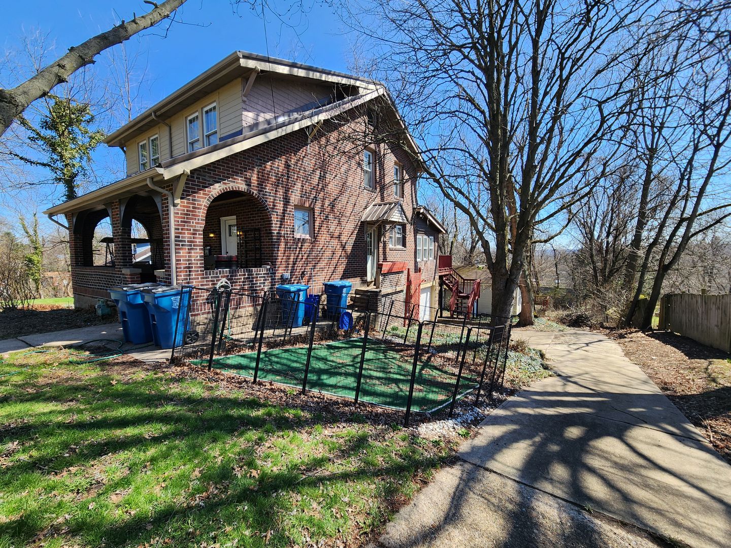 Pittsburgh House: 904 Alpine Boulevard