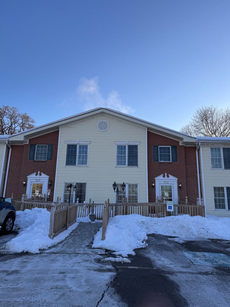 New Castle Apartment: 314-316 Reis St