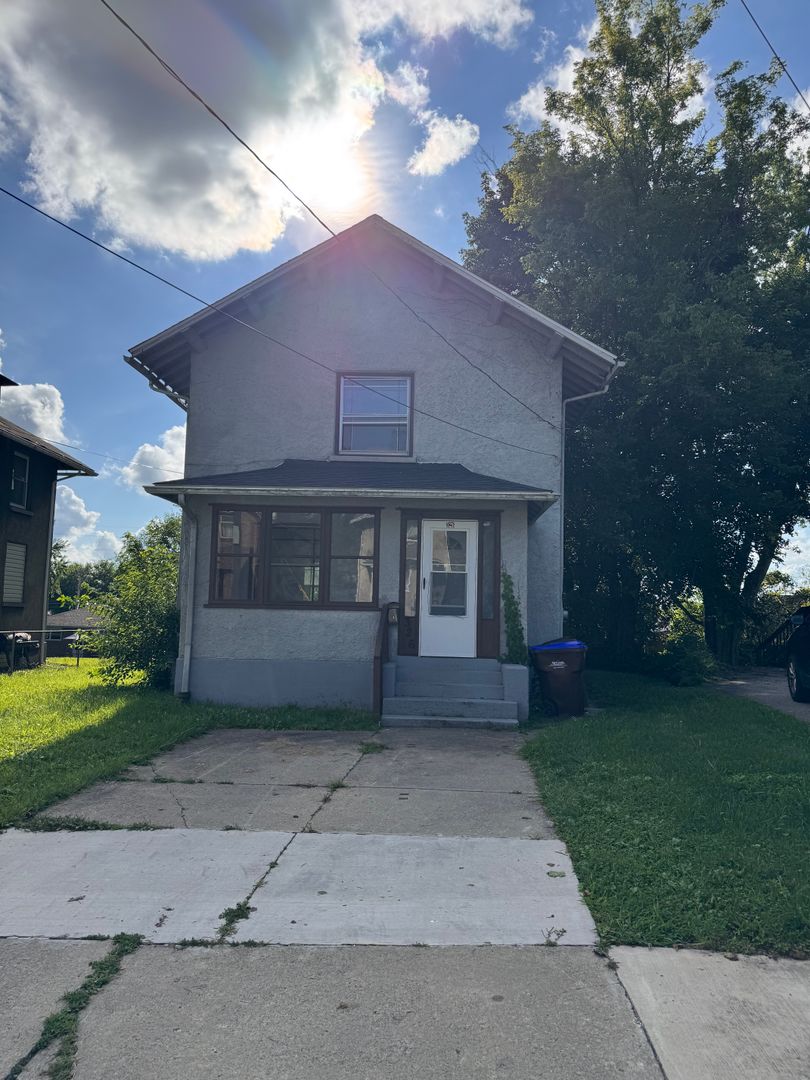 Farrell House: 326 Shenango Blvd