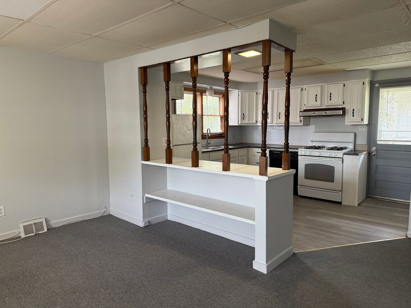 Turtle Creek Apartment: 113 Line Way