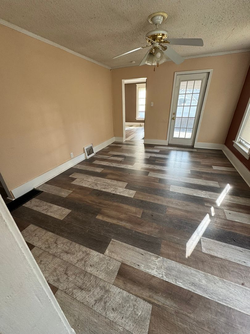 Erie Apartment: 416 Cascade St