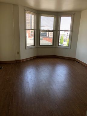Downtown Erie 1 bed apt available 2nd floor!