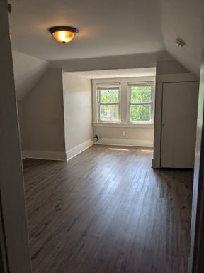 946 Beaver Rd Ambridge, PA 15003