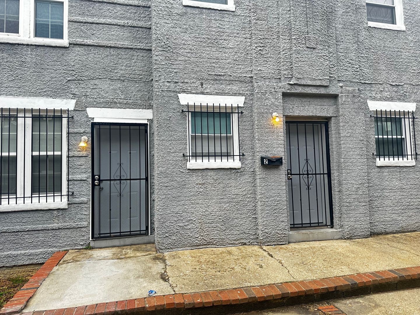 Washington Apartment: 4632 Hillside SE