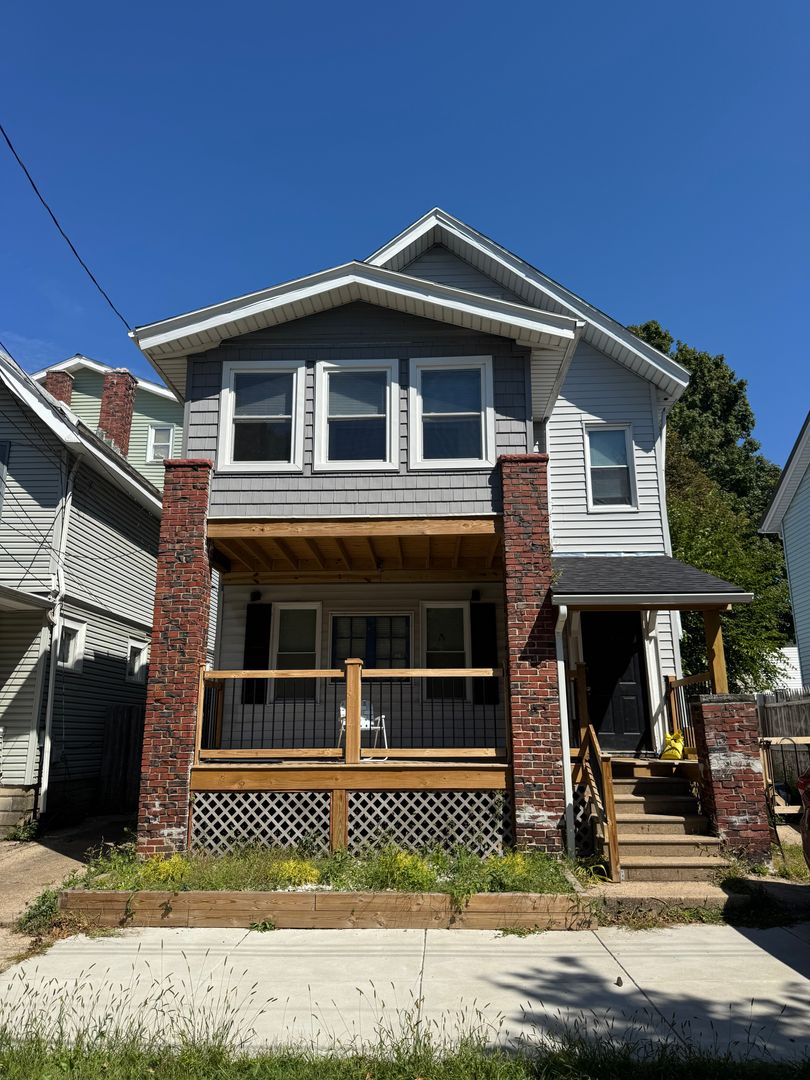 Erie Apartment: 225 Liberty St #1