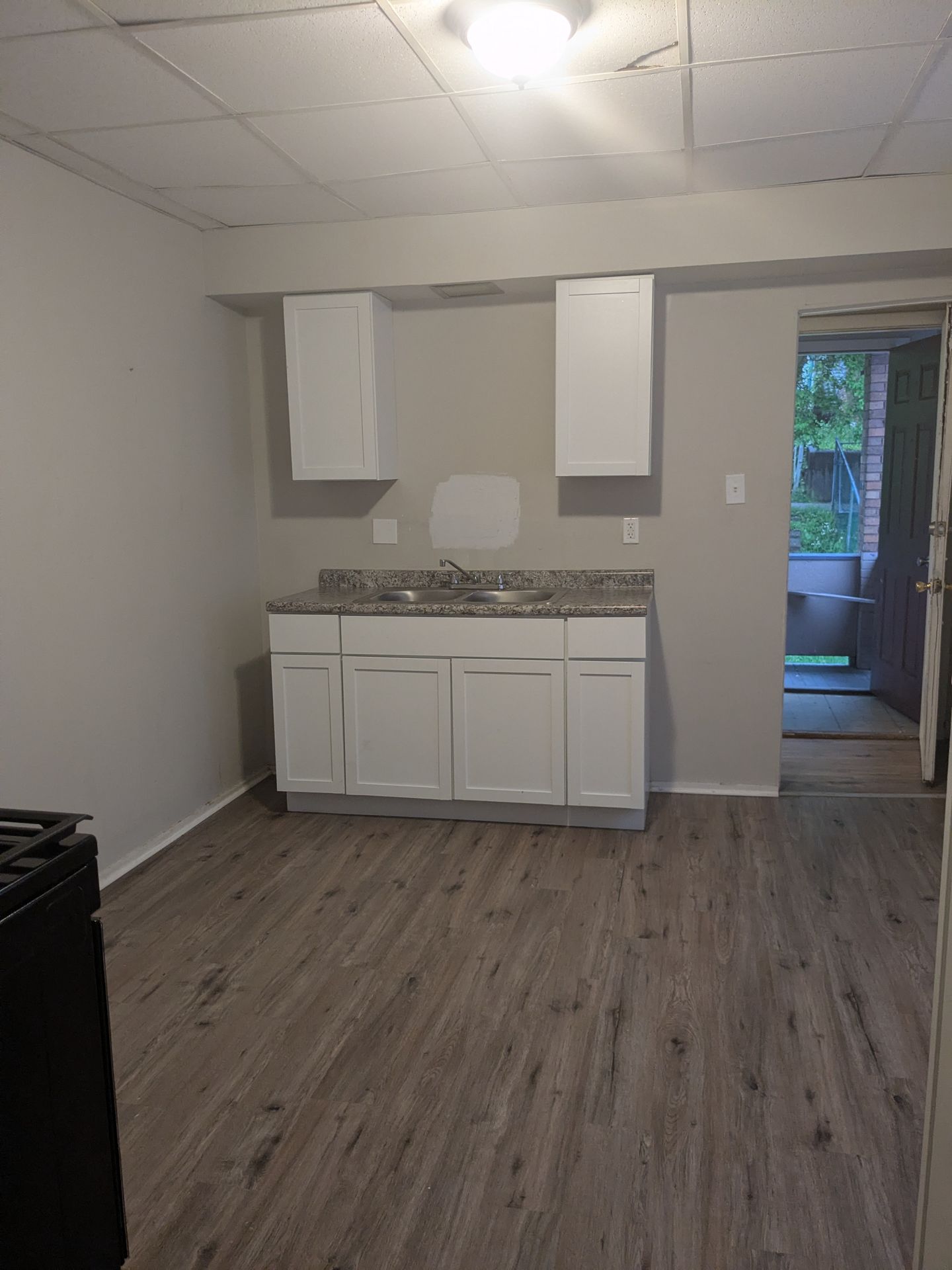 Ambridge Apartment: 946 Beaver Rd #3