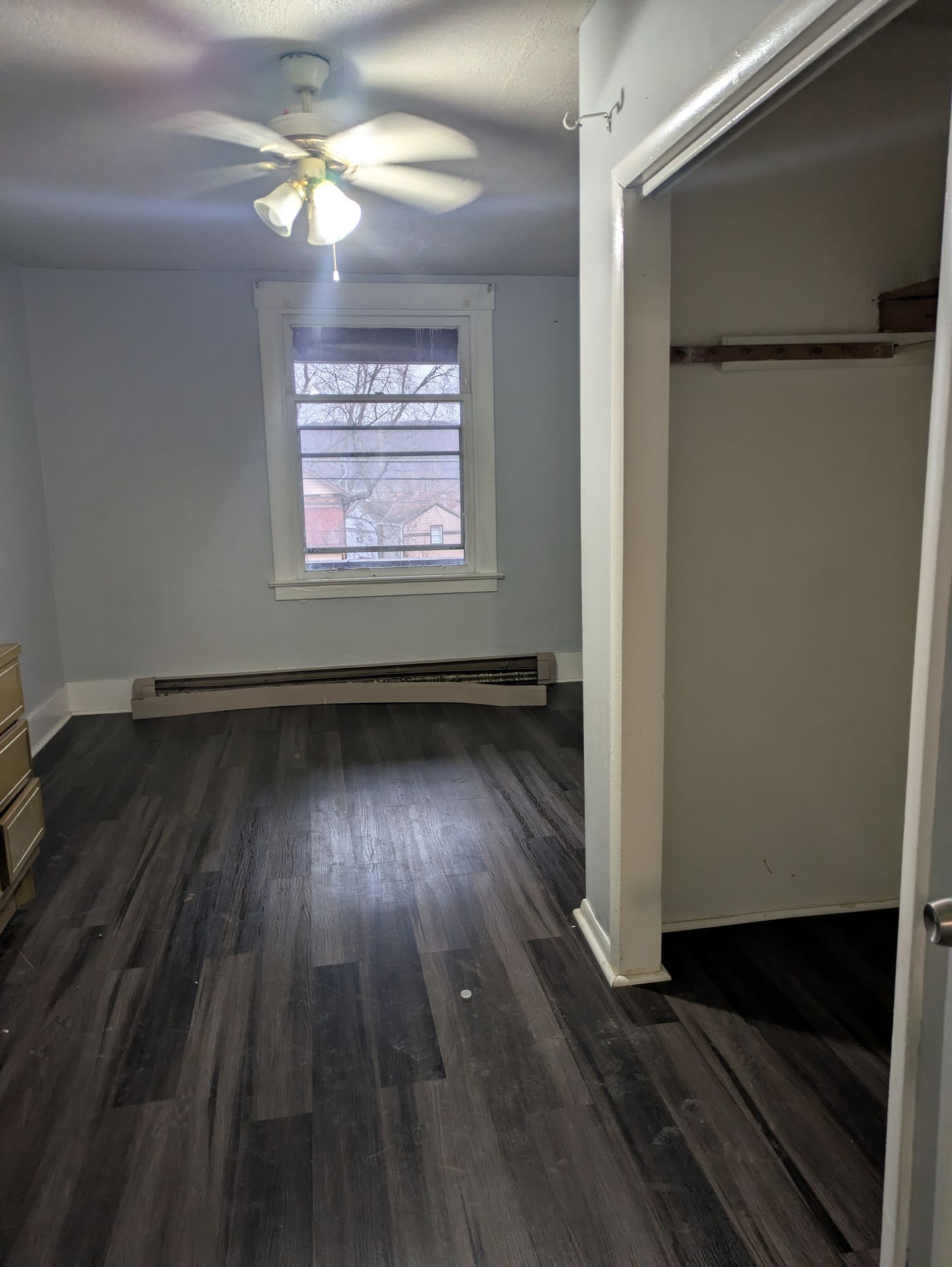 Ambridge Apartment: 946 Beaver Rd #2