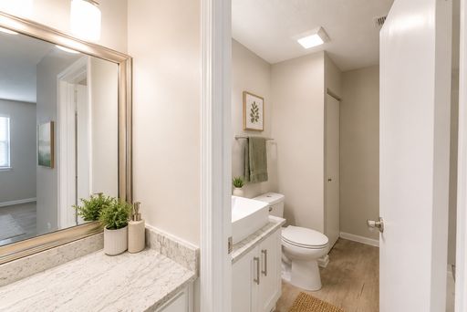 Spacious, Newly Renovated 1 Bedroom with Granite Counters, Stainless Appliances in Moon Township — The Sycamore at Moon Grove Apartments!