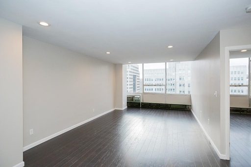 Luxury 1 Bedroom with Spectacular Downtown Views & Floor-to-Ceiling Windows in the Heart of Downtown Pittsburgh! – photo 1