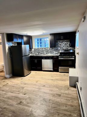 Renovated Spacious Squirrel Hill 1BR – photo 1
