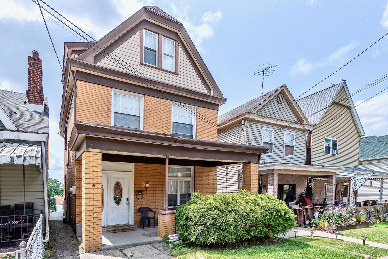 Pittsburgh House: 1610 Westmont Ave