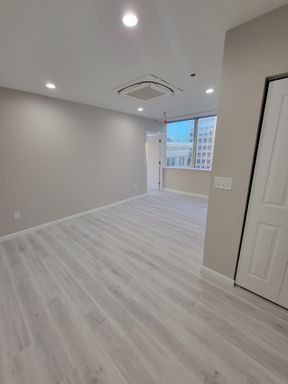 Luxury 1 Bedroom with Modern Finishes & Iconic Downtown Pittsburgh Views — The Warhol at The Venue! – photo 1