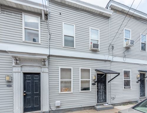 Large studio apartment - Updated and Modern w/ Hardwood, Granite Counters and More! – photo 1
