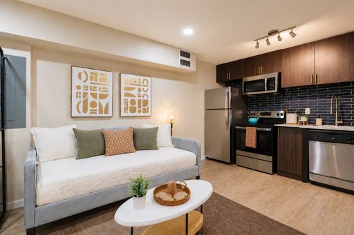 Amazing Price for a Newly Renovated North Austin Studio — Modern Finishes, Stainless Appliances, Granite, and More!! – photo 1