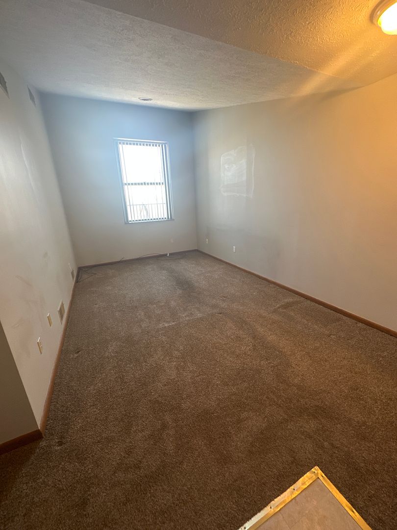 Pittsburgh Apartment: 233 Ridgewood  Avenue