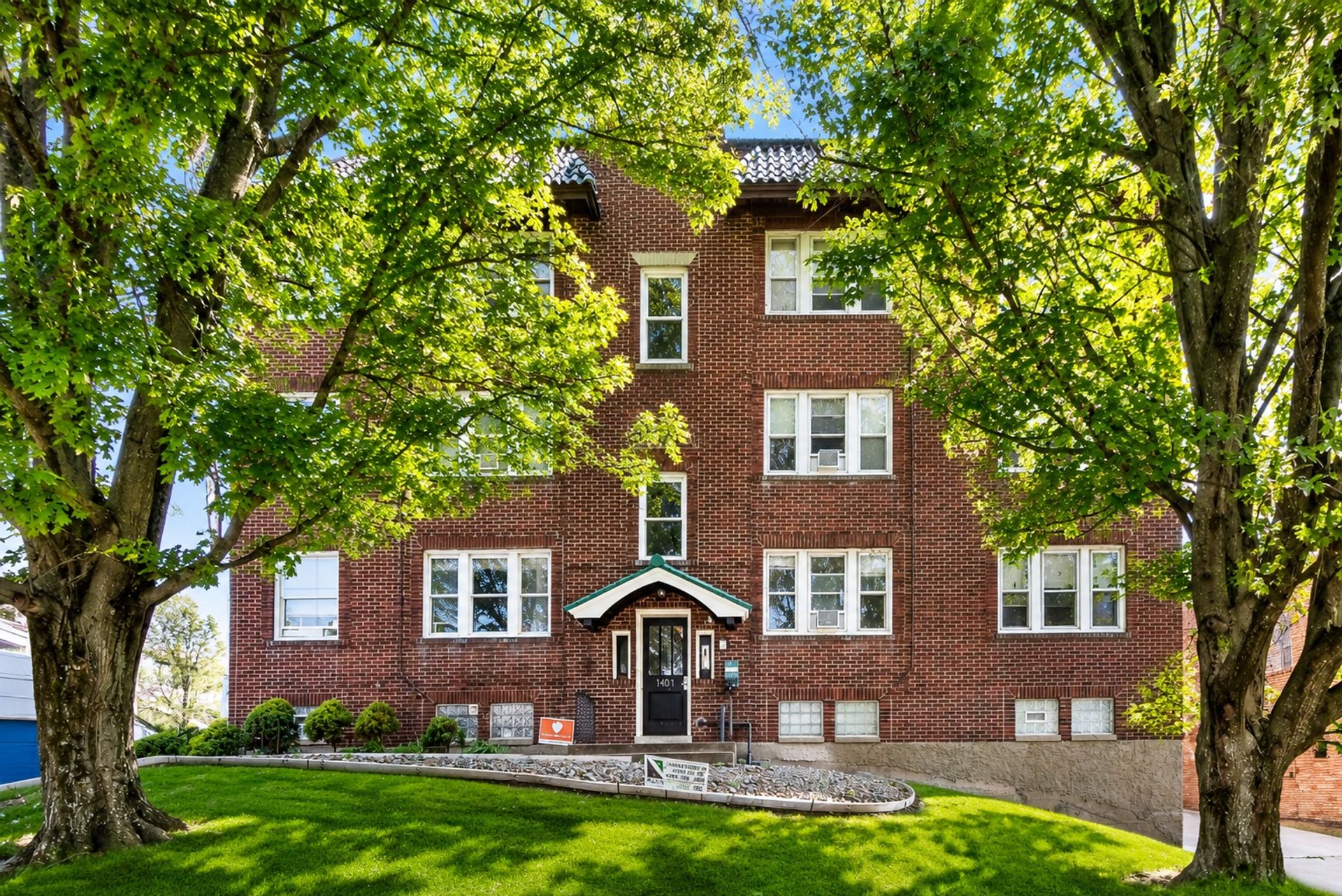 Pittsburgh Apartment: 1401 Mervin Avenue