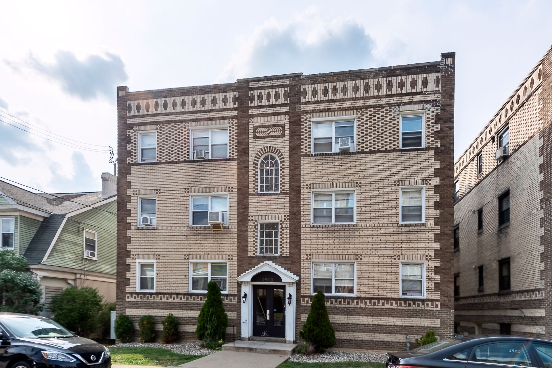 Dormont Apartment: 2910 Voelkel Avenue