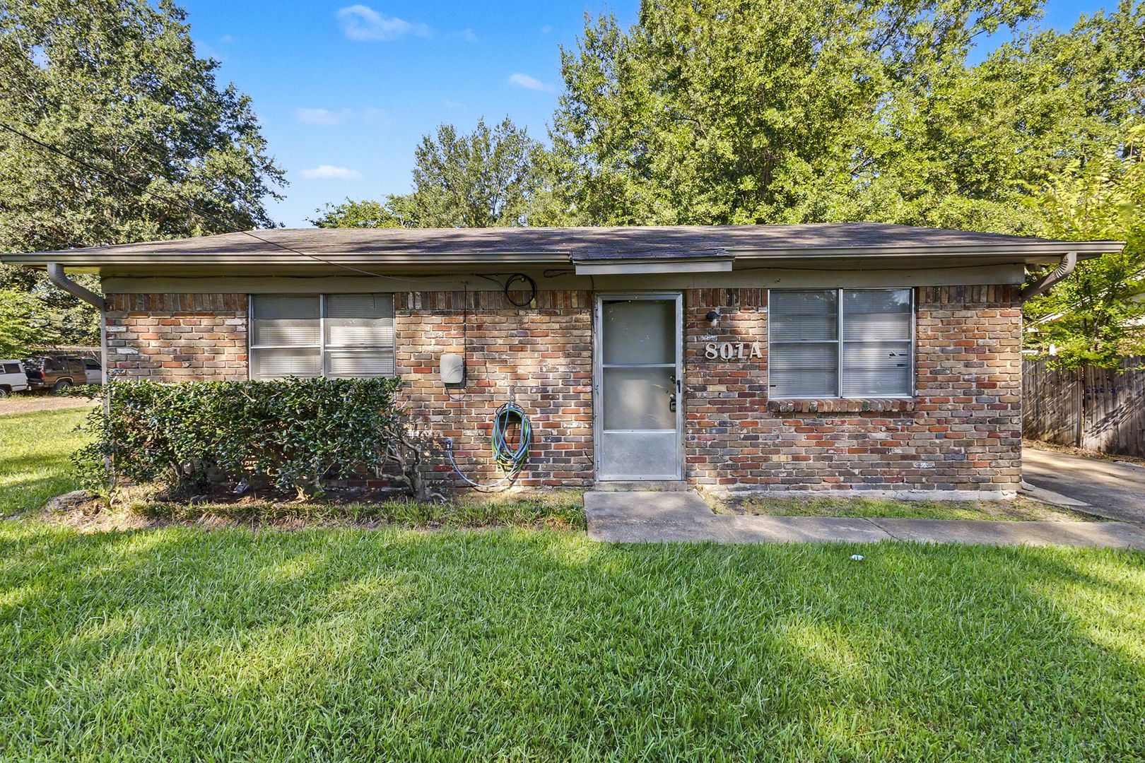 Texarkana Apartment: 3801 A & 3801B Senator Street
