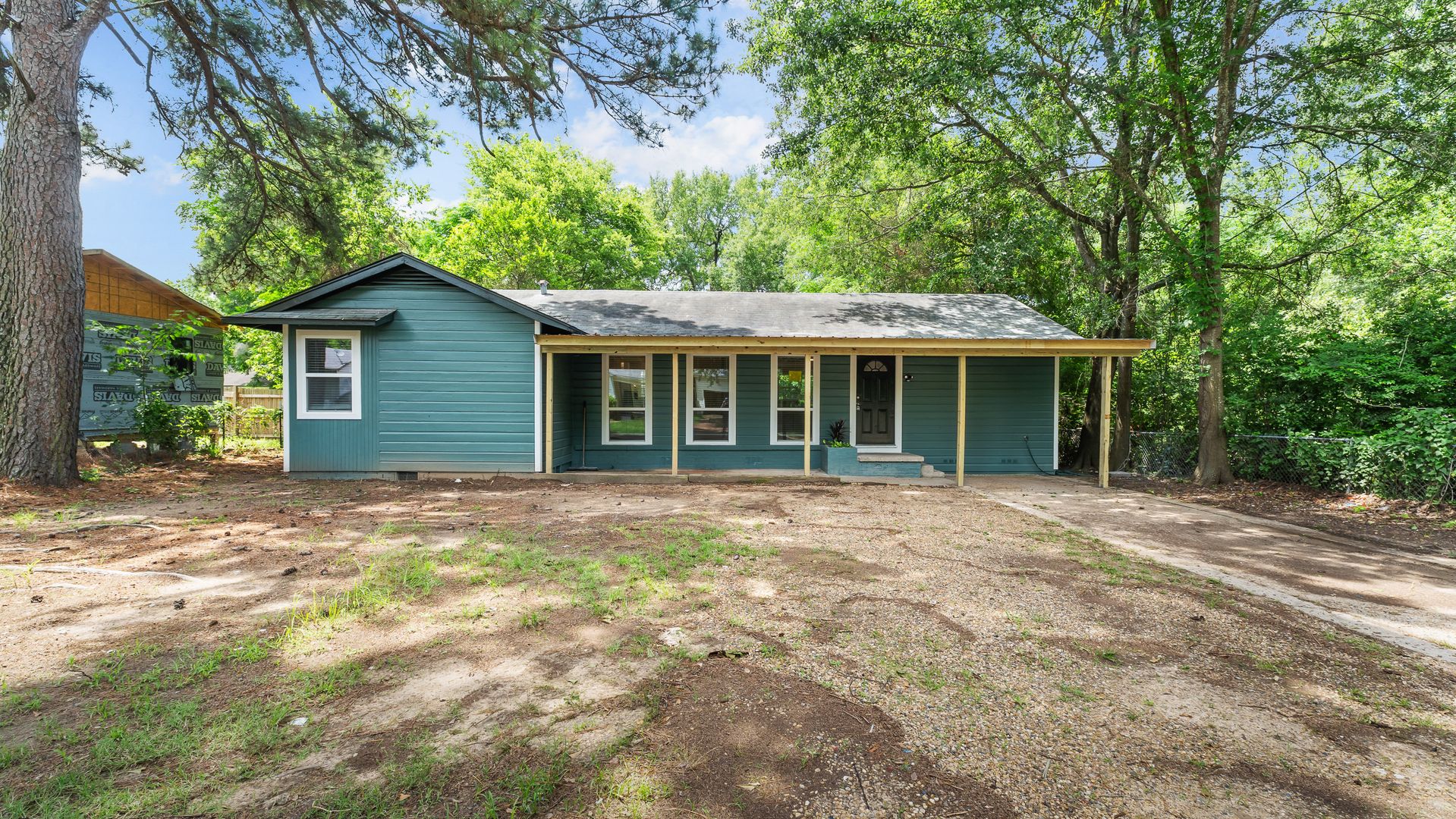 Texarkana House: 406 E. 25th