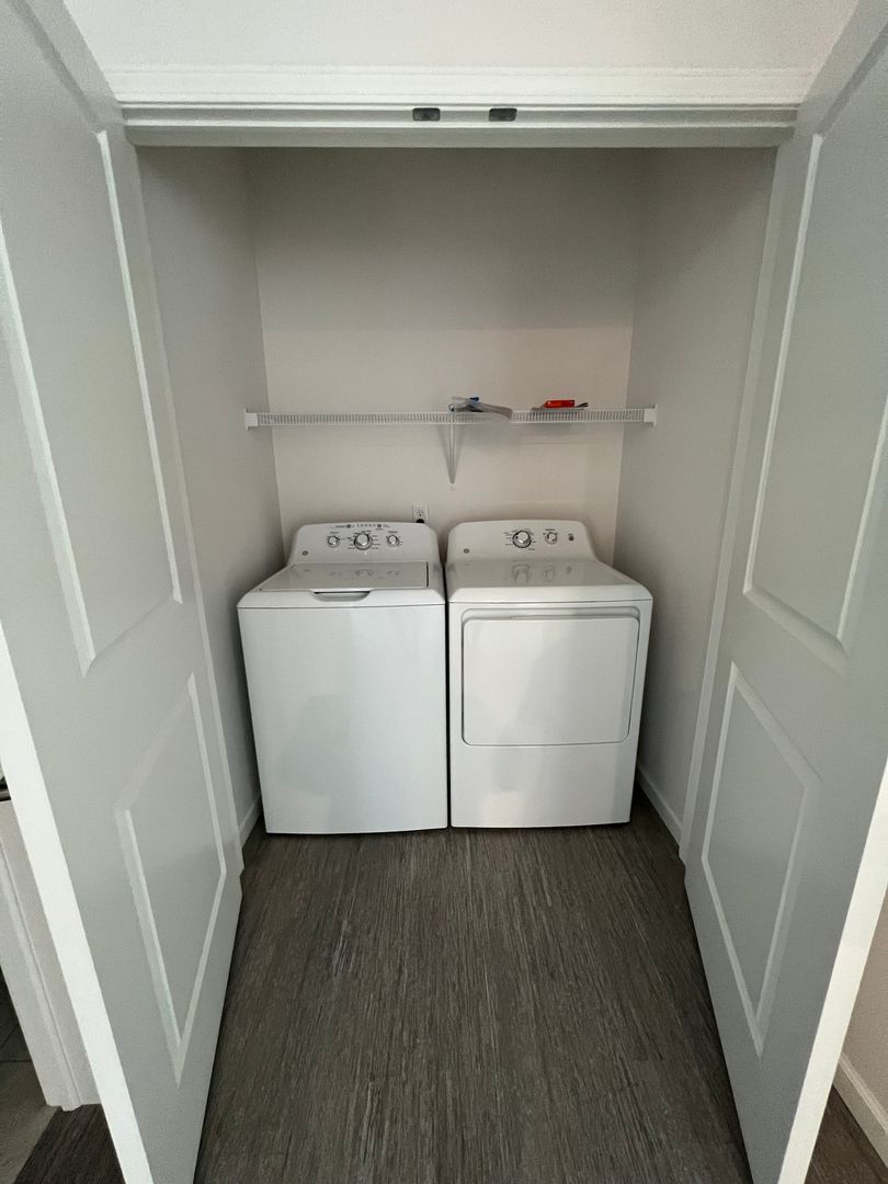 Cedar Rapids Apartment: Various