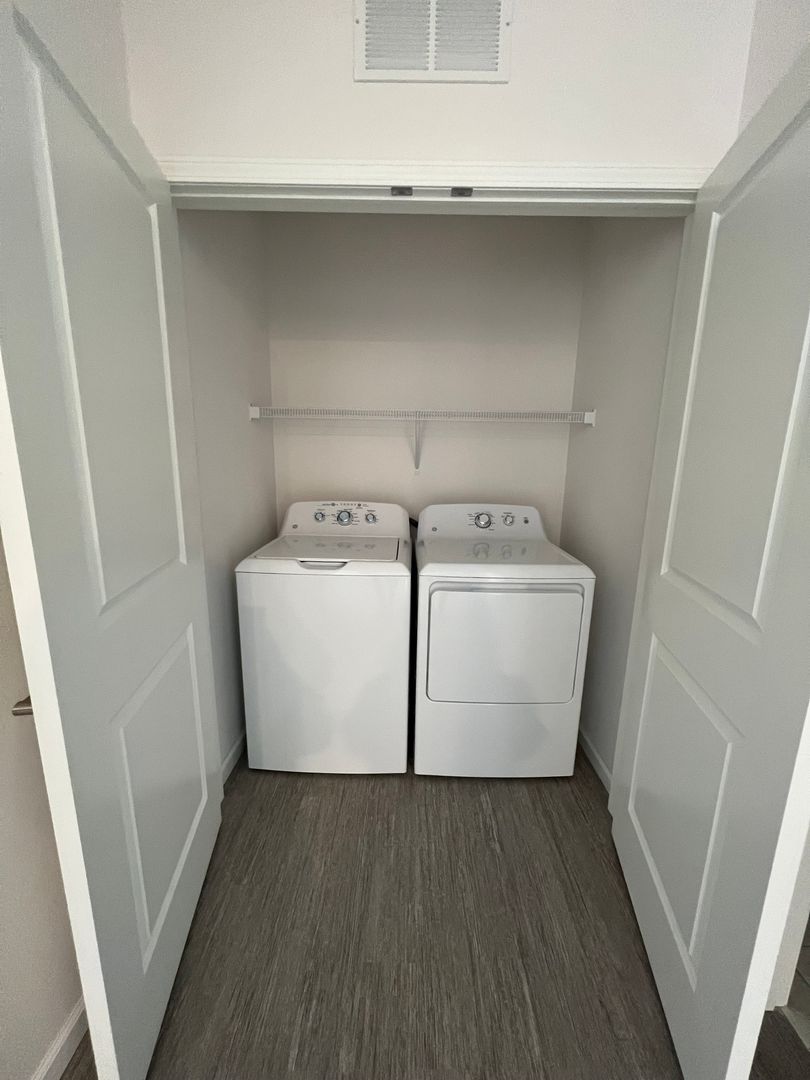 Cedar Rapids Apartment: Various