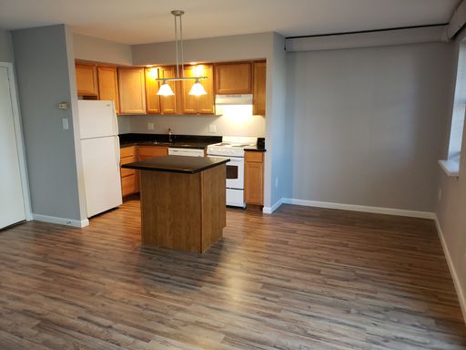 Apartment – Apartment 10, 17 Llanfair Road, Ardmore, PA 19003