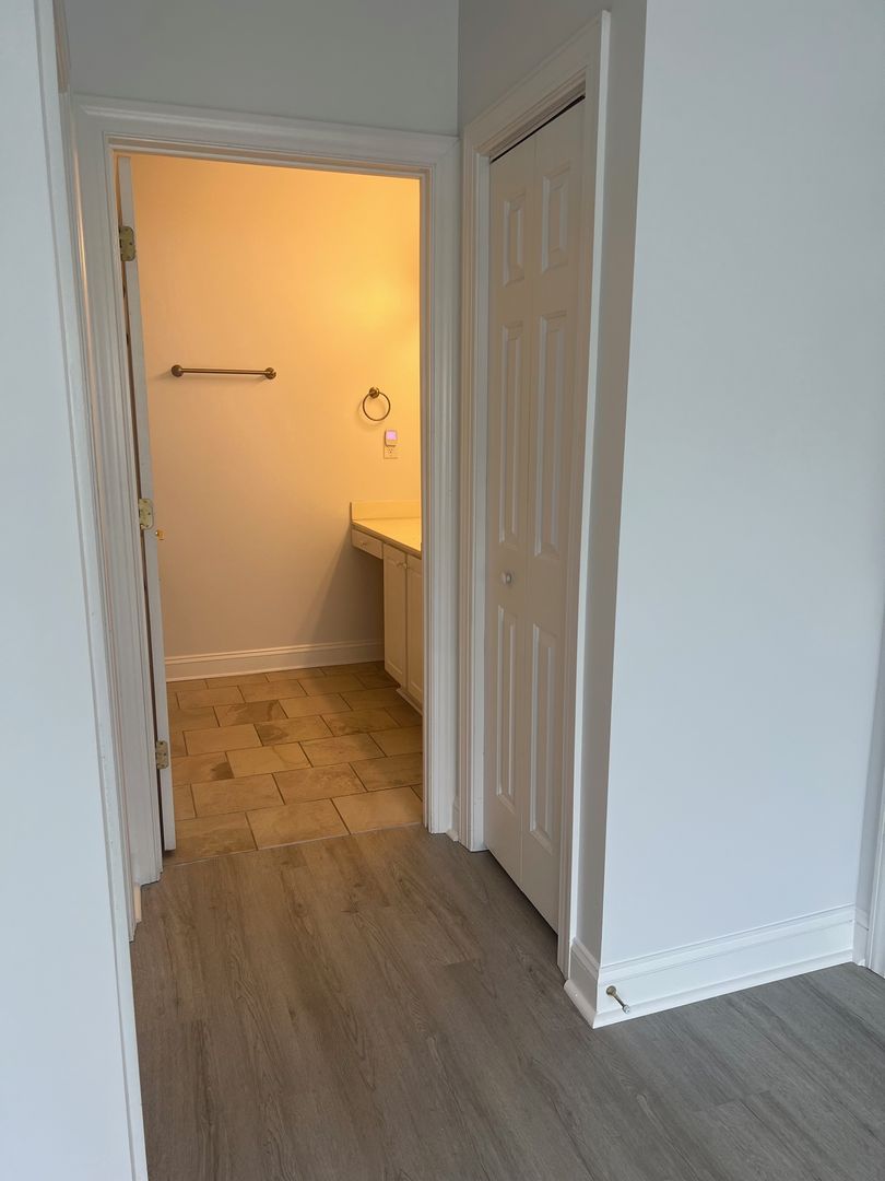 5090 Windsor Green Way II Unit 101 -R719-23 6 of 12