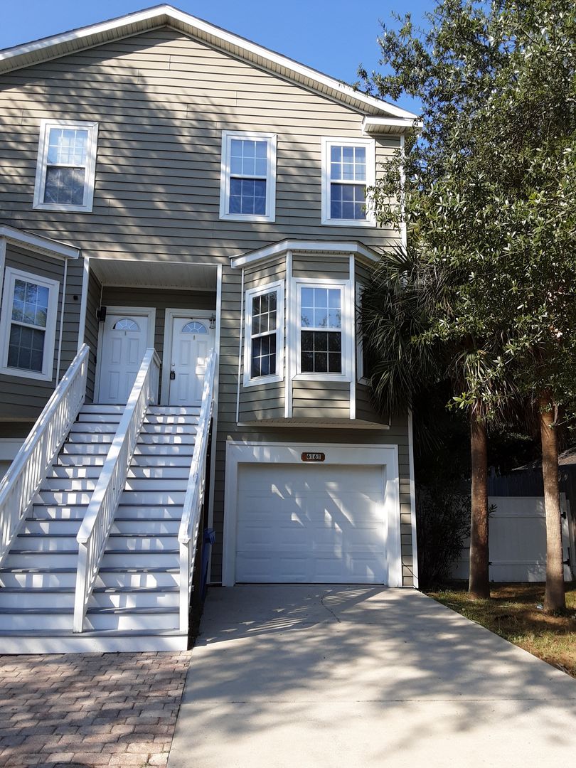 Surfside Beach House: 616 Cypress Drive