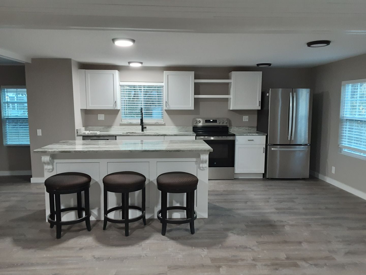 580 Satellite Avenue 3 of 12