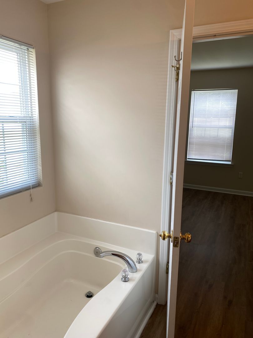 2525 Whetstone Lane - AVALON - R388-05 4 of 12