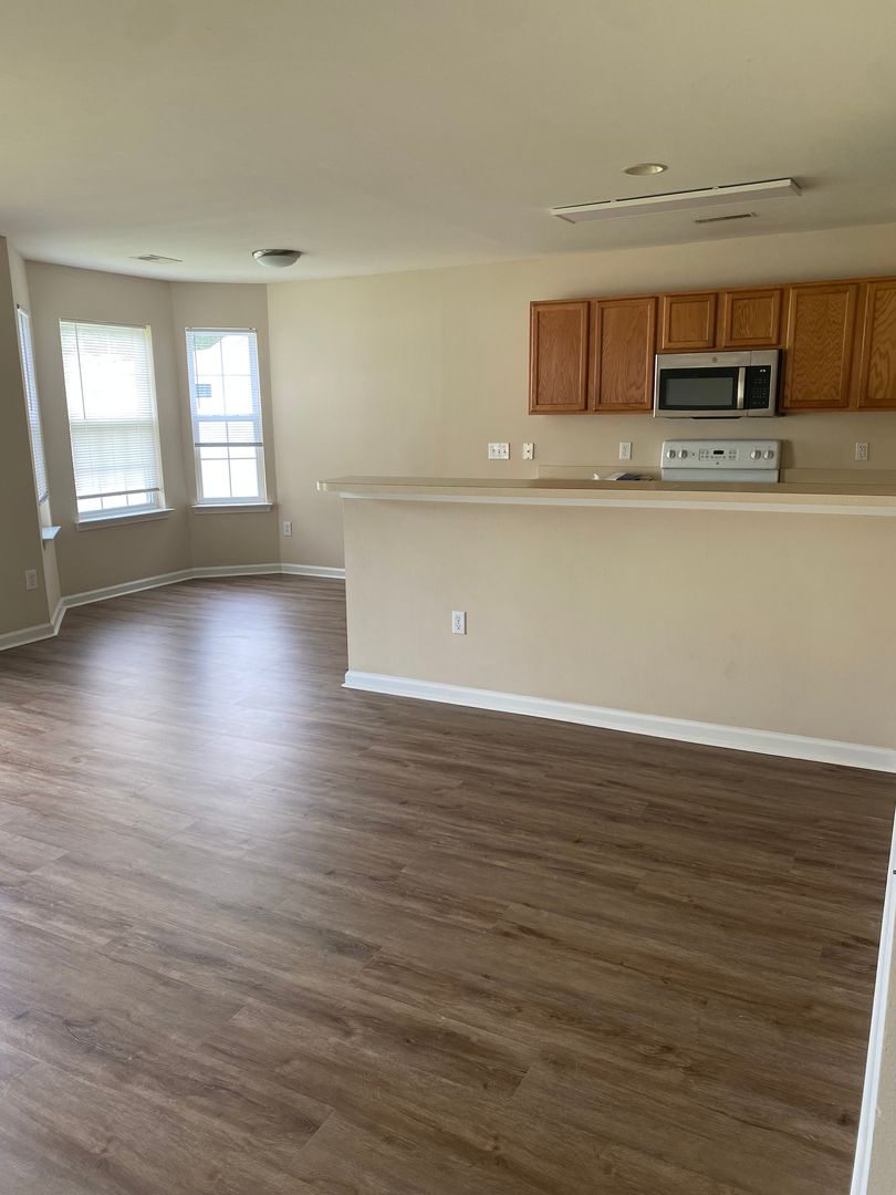 2525 Whetstone Lane - AVALON - R388-05 2 of 12