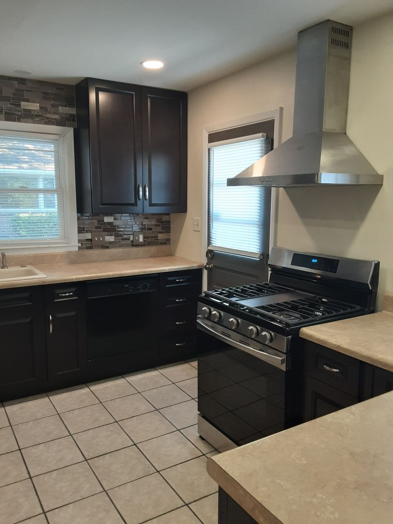 507A 31st Ave N R-725-23 3 of 12