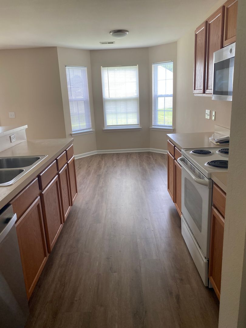 2525 Whetstone Lane - AVALON - R388-05 8 of 12