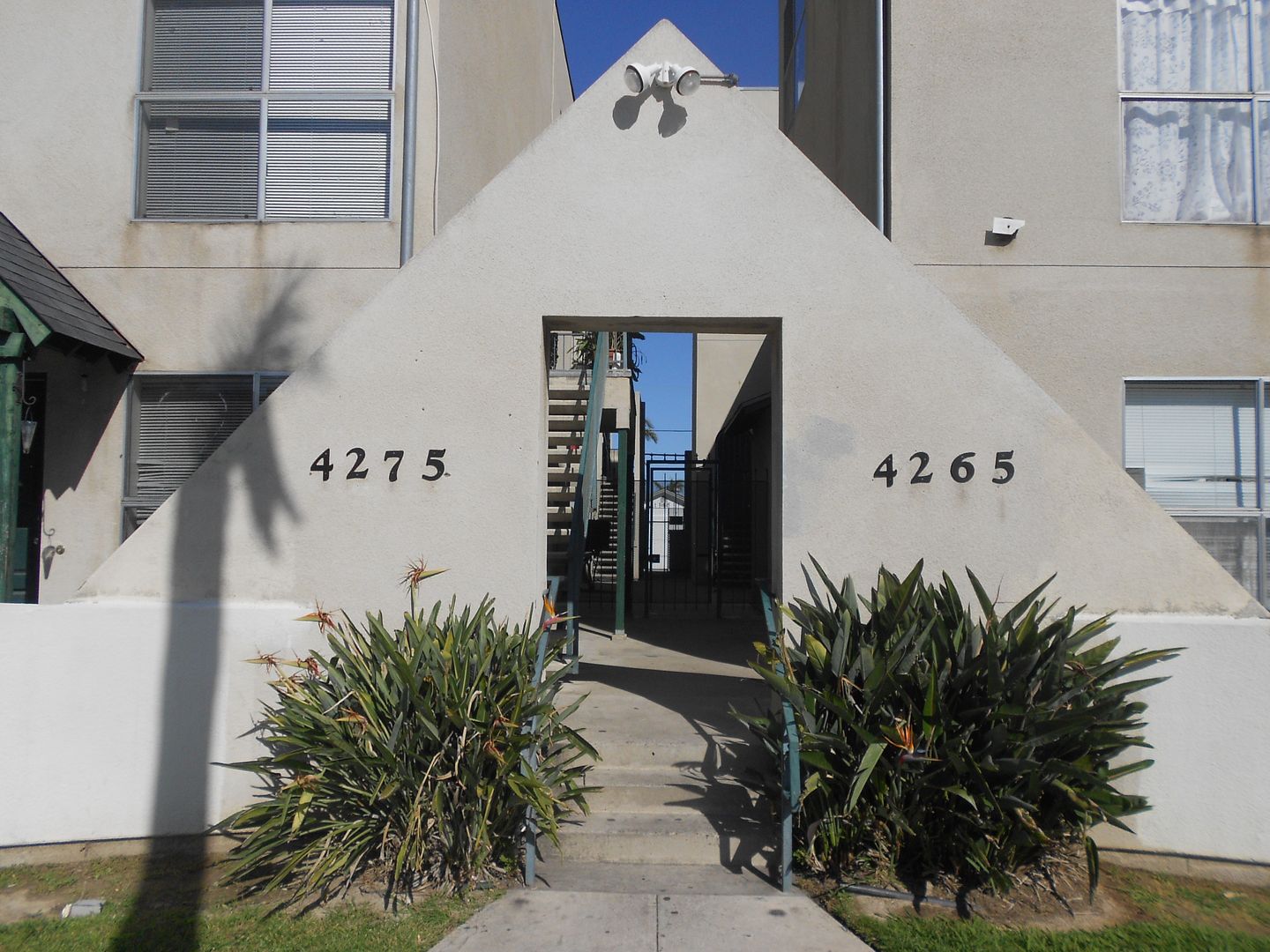 San Diego Apartment: 4275 Chamoune Ave
