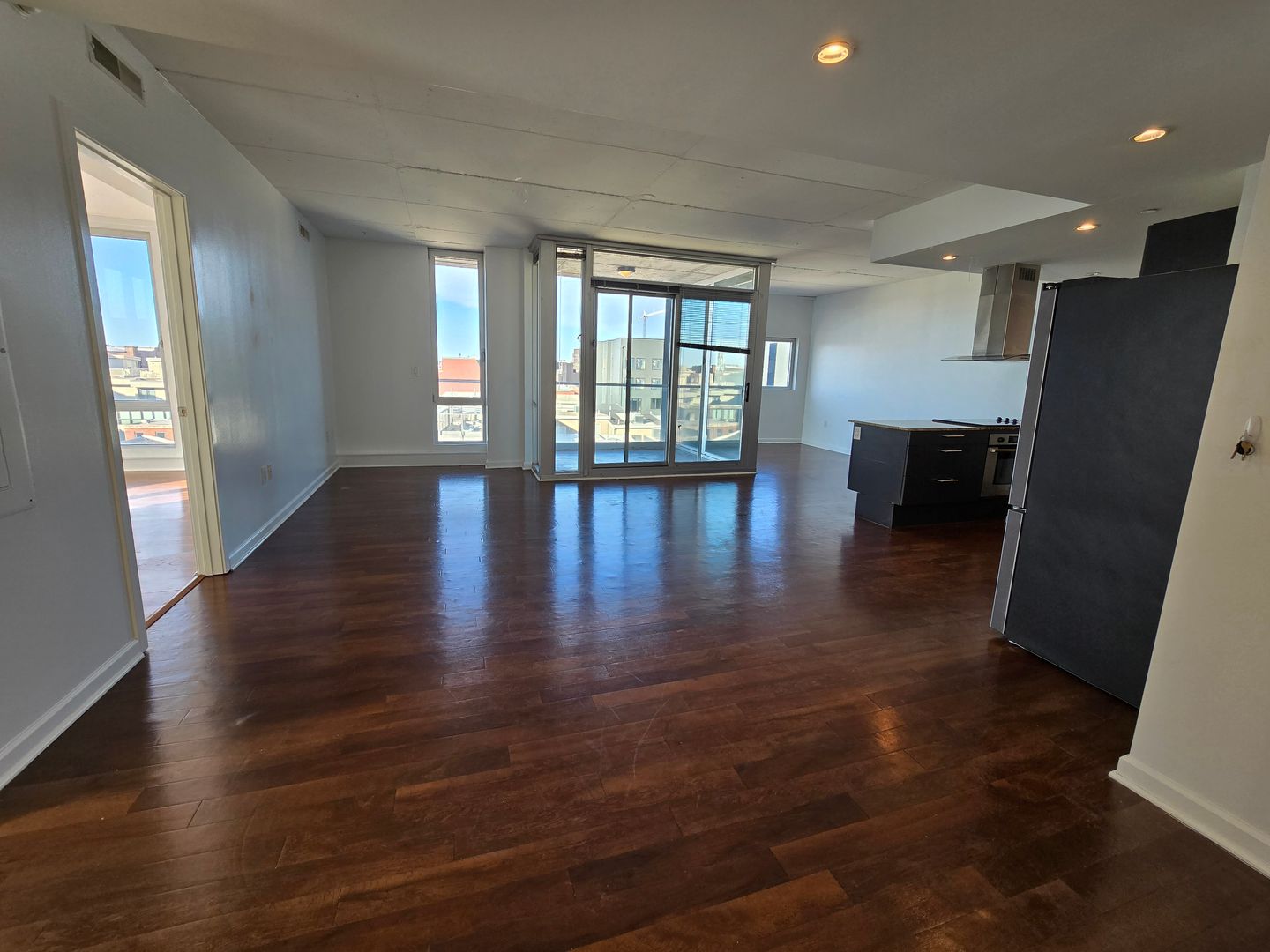 Philadelphia Apartment: 212 Brown St