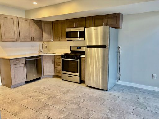 Sunny and Modern Walnut Hill 2bd/1.5bth – photo 1
