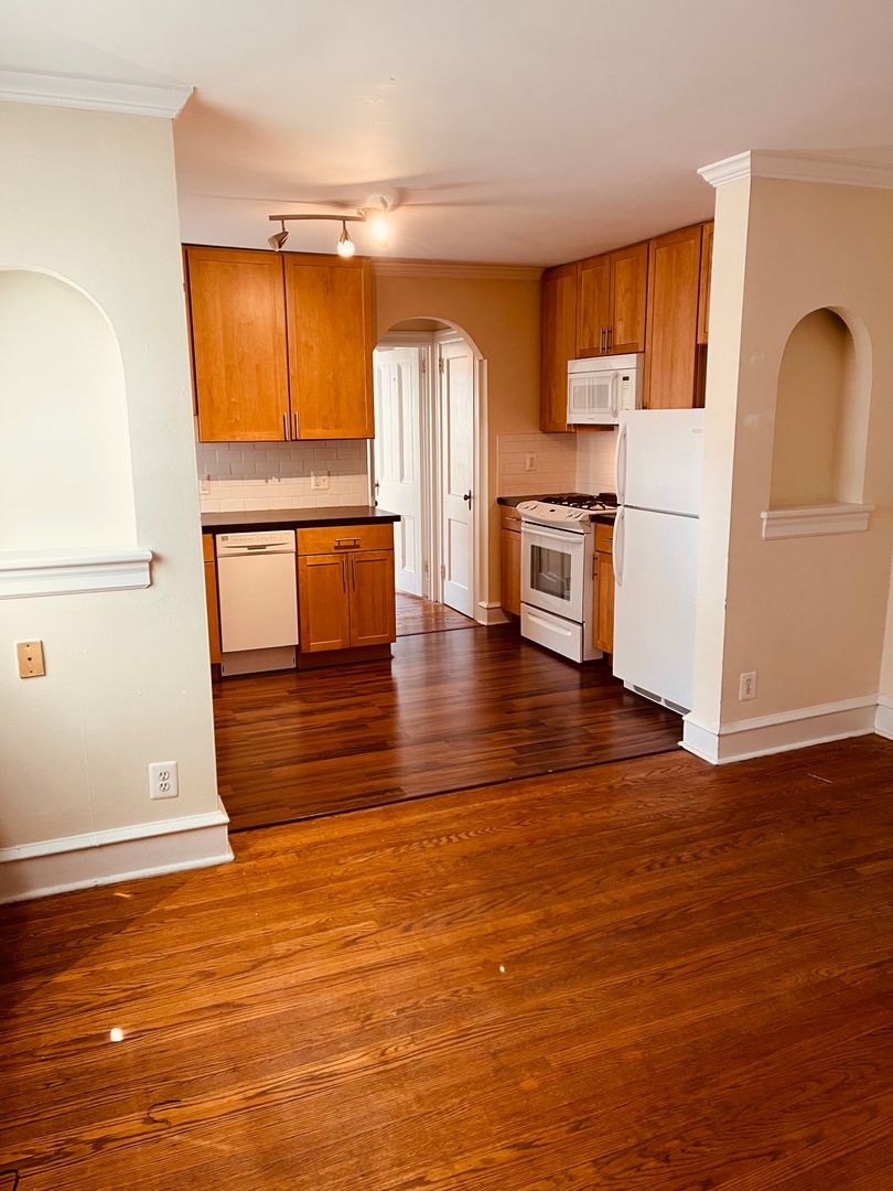 Philadelphia Apartment: 1712 Pine St