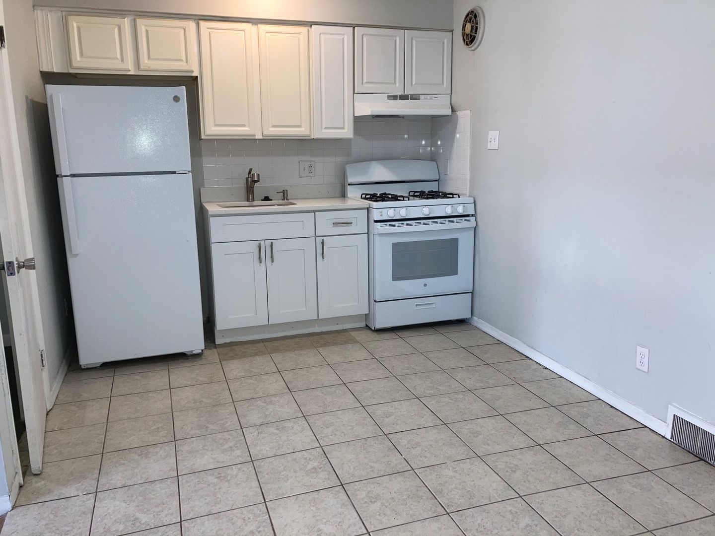 Philadelphia Apartment: 7326 Ruskin Road