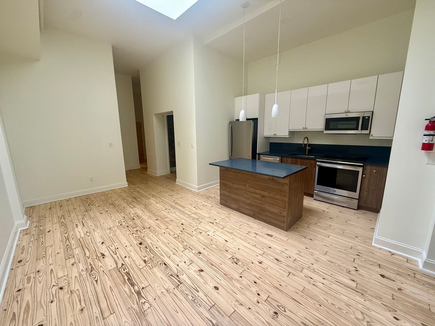 Philadelphia Apartment: 1733 Chestnut St