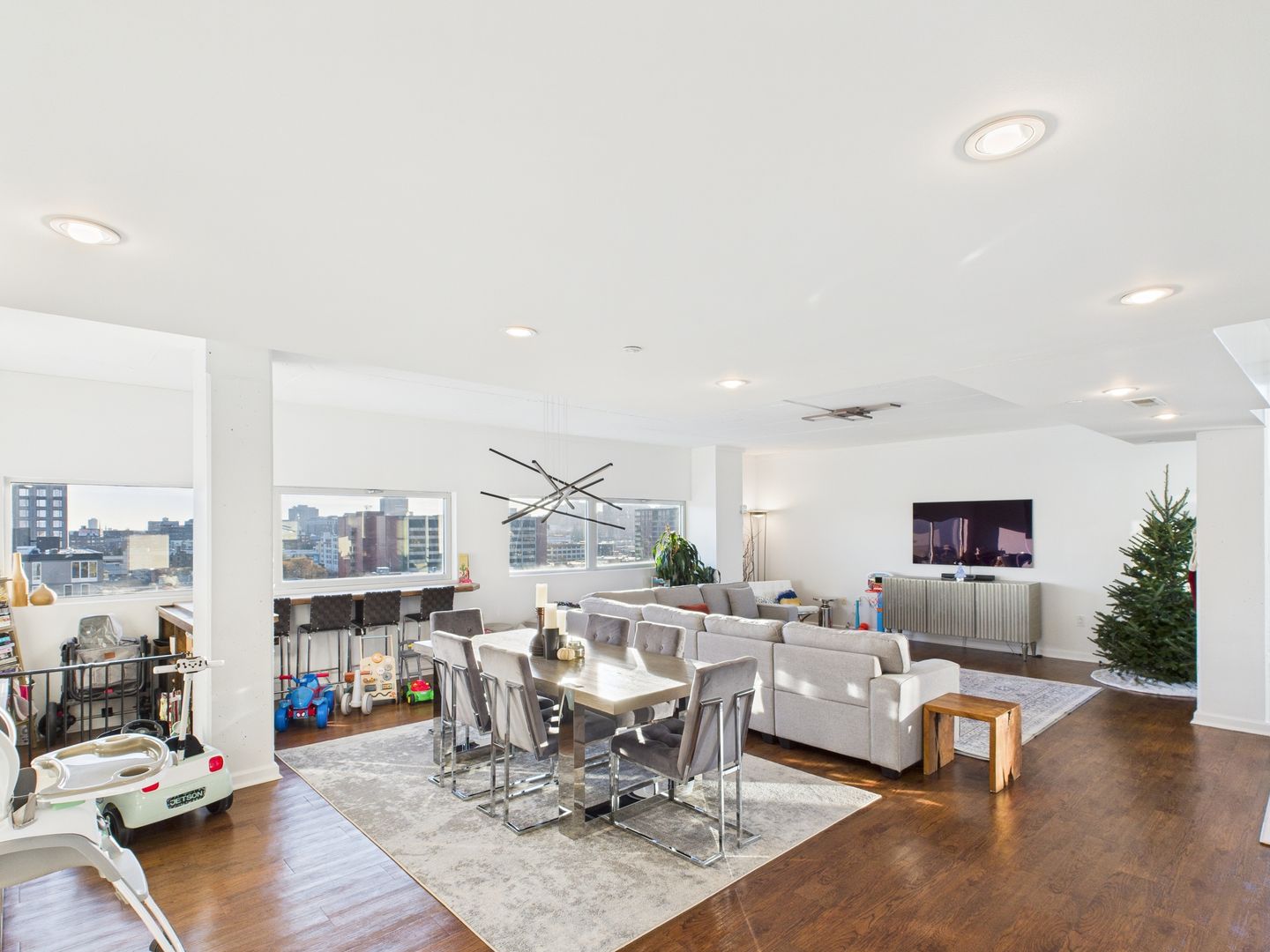 Philadelphia Apartment: 212 Brown St