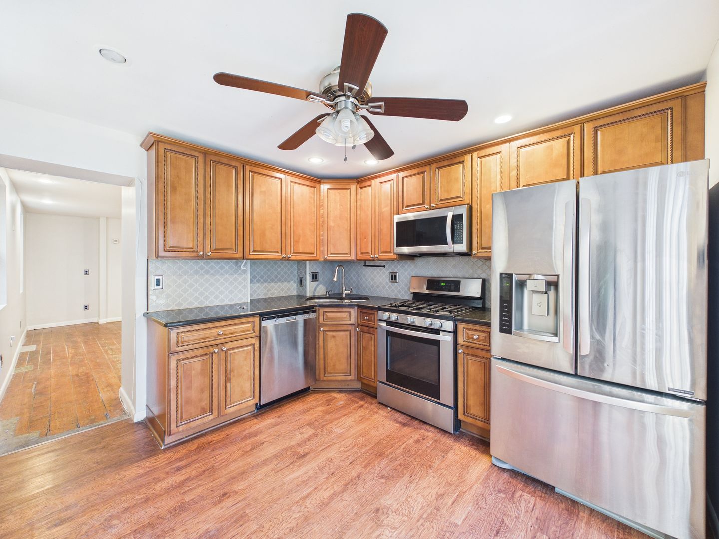 Philadelphia Apartment: 937 N 4th Street