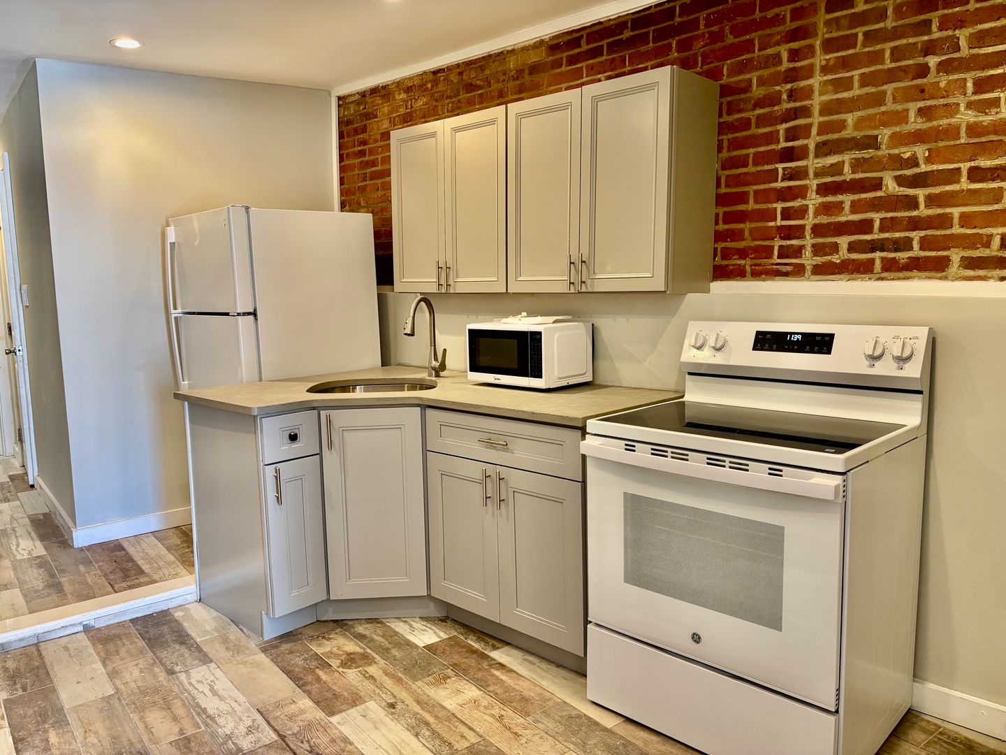 Philadelphia Apartment: 5408 Baltimore Avenue