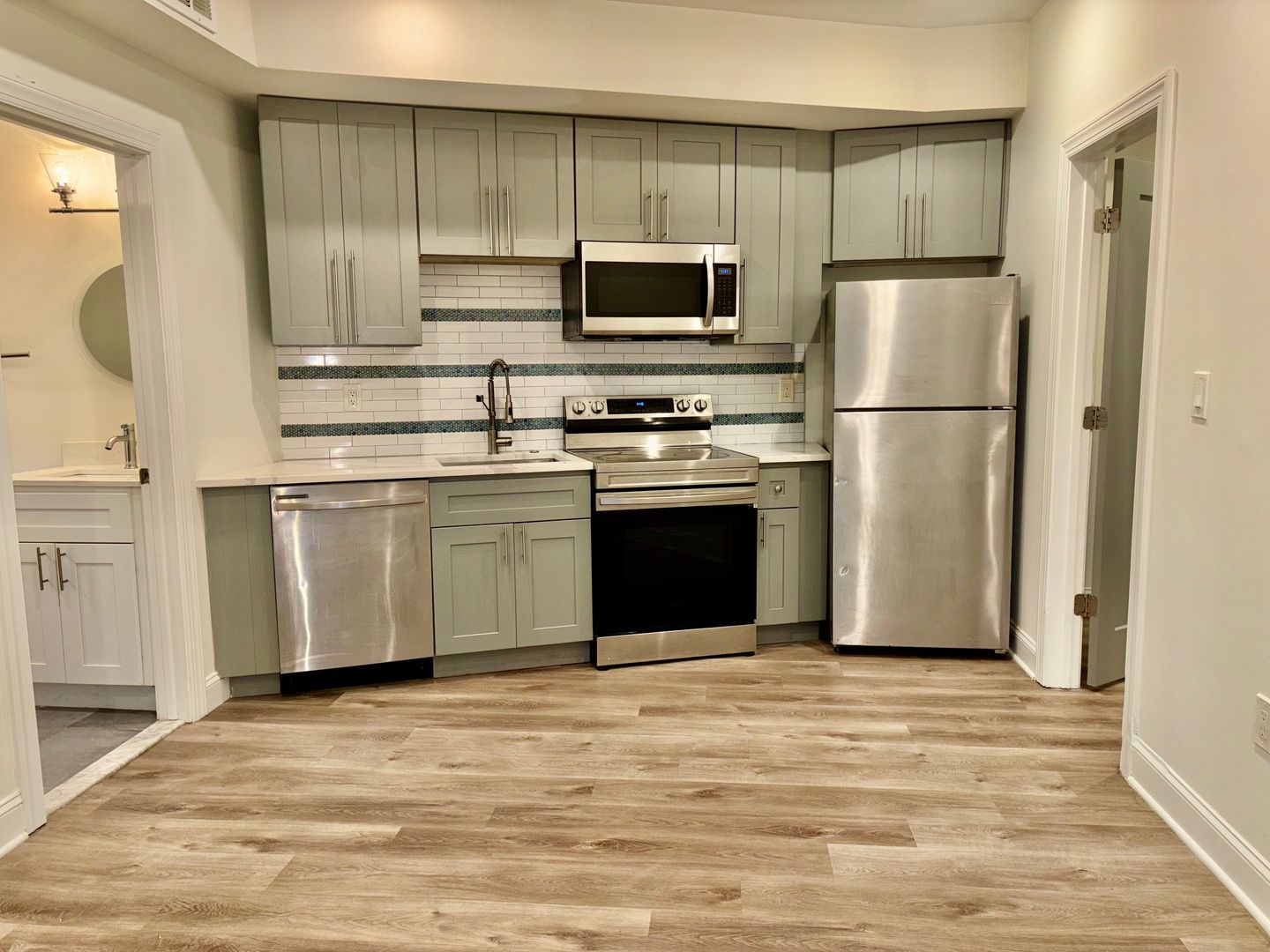 Philadelphia Apartment: 6601 Ridge Avenue