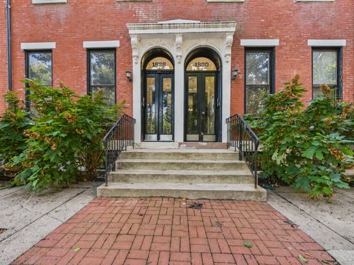 Bright One Bedroom Apartment in Spring Garden + Parking! – photo 1