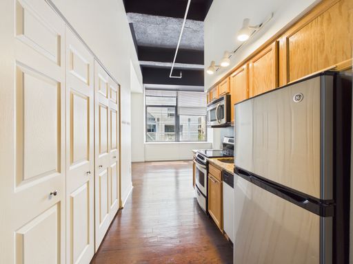 Bright One Bedroom Apartment in Rittenhouse! – photo 1