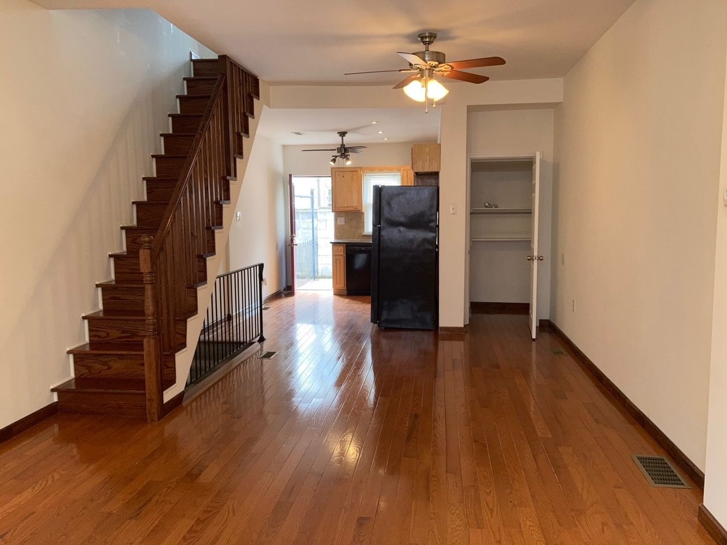 Philadelphia Apartment: 2216 South Colorado Street