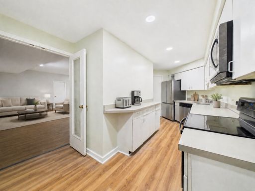 HUGE 2 bed 2 bath RITTENHOUSE WITH PARKING! – photo 1