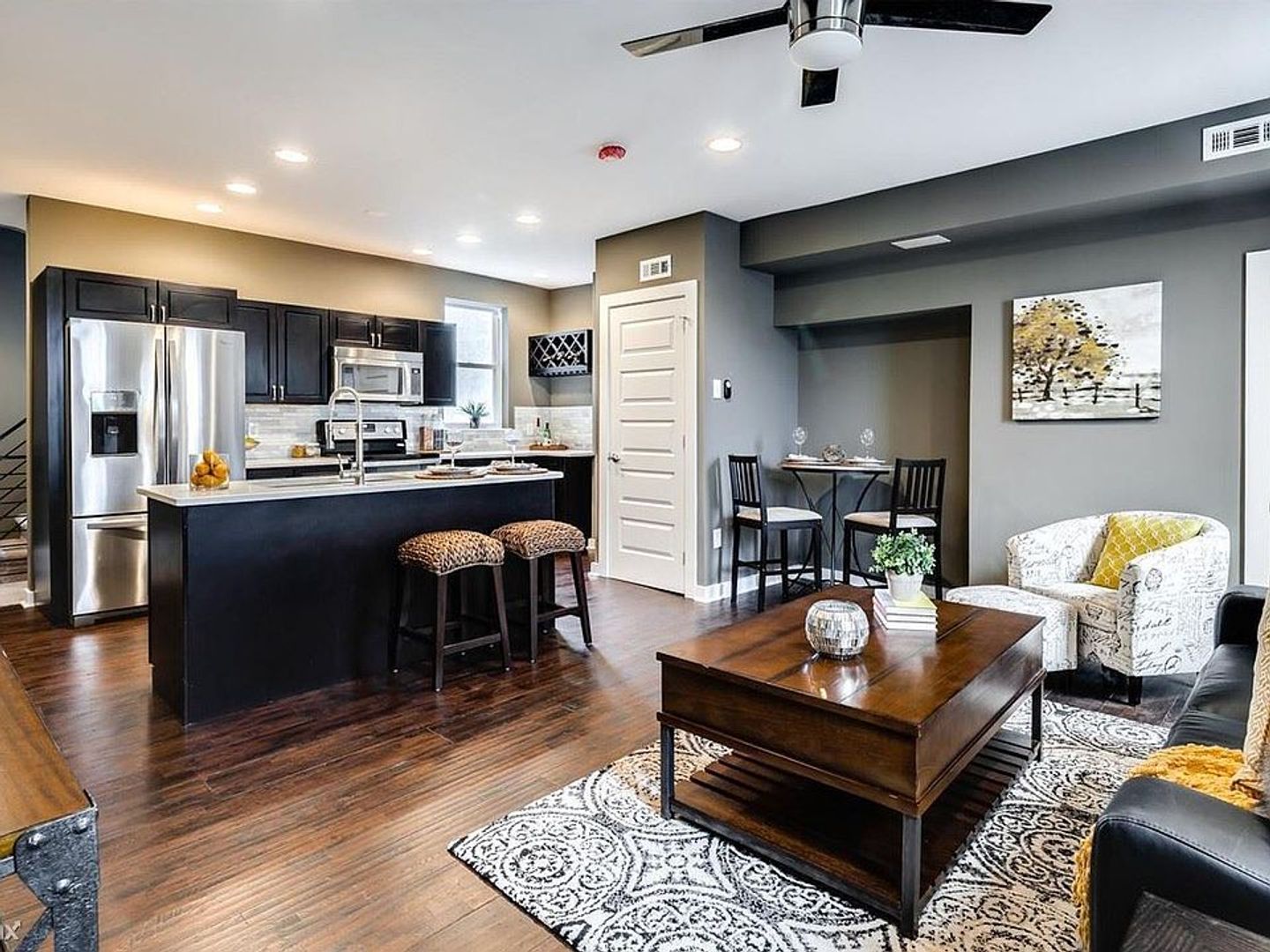 Philadelphia Apartment: 1865 Frankford Avenue